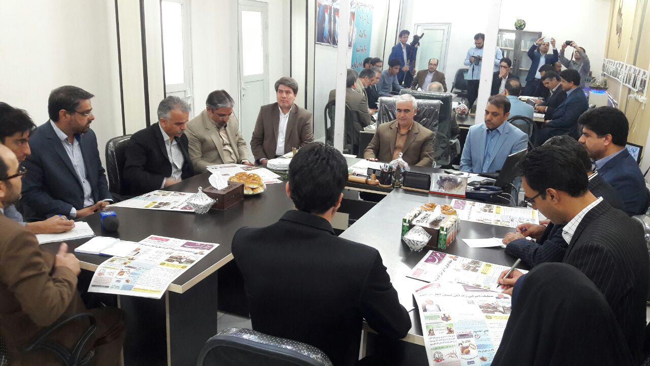 مشروح خبر بازدید استاندار از رسانه های استان:باید تلاش کنیم تا رسانه ها به سمت استقلال وحرفه ای شدن حرکت کنند