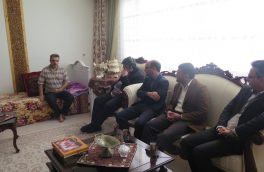 عیادت مدیر کل فرهنگ و ارشاد اسلامی خراسان جنوبی از روزنامه نگار استان در استانه دوسالگی زعفران
