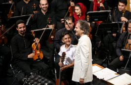 نوازنده ١٠ ساله قاینی با ارکستر سمفونیک تهران همراه شد