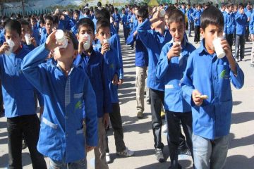 ۱۵۰هزار دانش‌آموز خراسان جنوبی از شیر رایگان برخوردار شدند