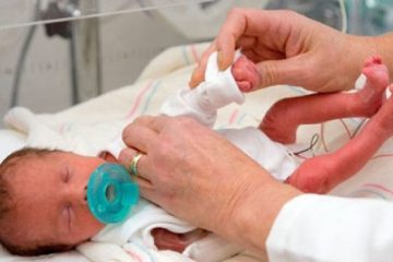 عمده‌ترین علل مرگ و میر نوزادان، ناهنجاری‌های بدو تولد و بیماری‌های تنفسی است